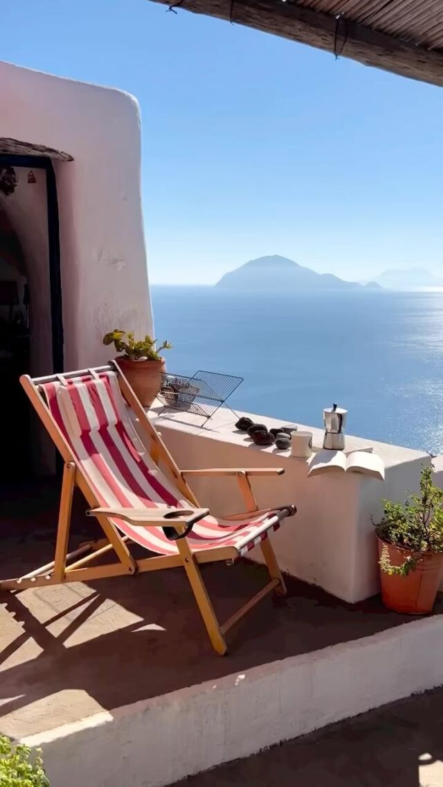 Alicudi on my mind this Christmas 📸 by @ottidallafior #italia #italy #alicudi #aeolianislands #lipari