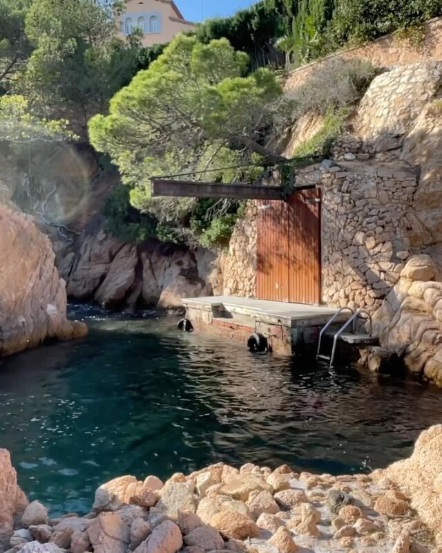 Spain all day every day. 📸 by @in.blue.we.trust in S’Agaró, Costa Brava. #spain #catalunya #spanishbeach #costabrava