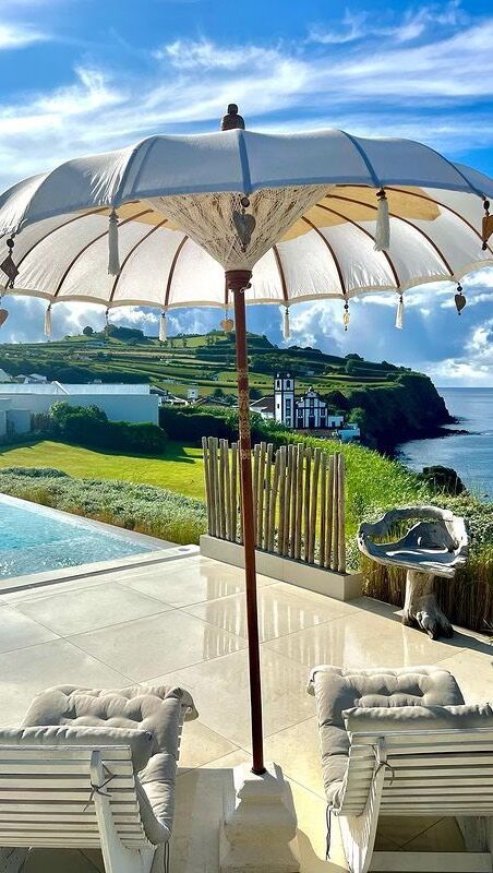 👇🏻 Now on blog - Top Winter Sun destinations in Europe 📸 by @sulvillasespa - situated in the city of Lagoa, São Miguel, offers a stunning seafront refuge. It boasts Junior Villas with sea views, Prime Villas with private Jacuzzis, and Chalets with heated pools. The property includes a saltwater pool, sauna, jacuzzi, and relaxation pool, ensuring a blend of comfort and luxury.
The Azores islands stand out among Europe’s top winter getaways with their unique volcanic beauty, tranquil hot springs, and verdant scenery. These islands offer a peaceful retreat with opportunities for whale watching, hiking, and experiencing a distinctive Portuguese culture, making them an ideal choice for a refreshing winter holiday.